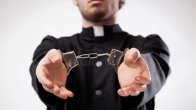 دستگیری  یک کشیش معتاد به بازی‌های موبایل