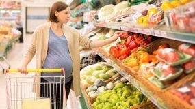 ۶ ماده غذایی که برای باردار شدن 
