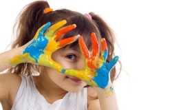خلاقیت یک مدرسه در تشویق کودکان به فعالیتهای هنری