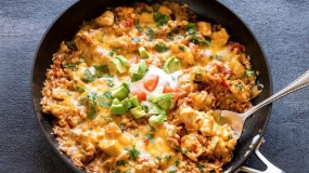 طرز تهیه برنج و مرغ مکزیکی