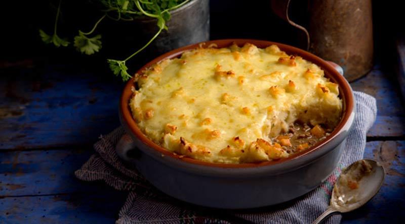 پای شپرد با لایه ضخیم پوره سیب زمینی-724press.com