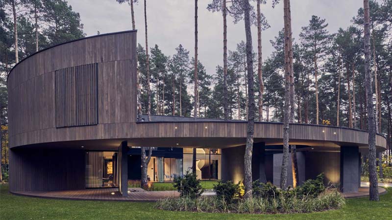 طراحی خانه ای مدور با الهام از تنه درختان