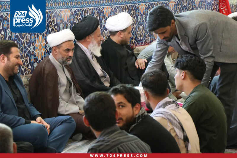 پذیرایی از زائران خارجی اربعین در امامزادگان باقریه بیرجند2