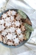 gallery-1480435667-healthy-almond-and-cinnamon-stars-5