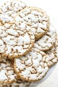 gallery-1480441125-old-fashioned-iced-oatmeal-cookies