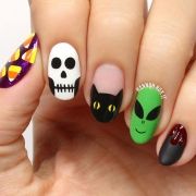 elle-halloween-nail-designs-hannah