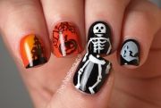 halloween-nail-art-skeleton