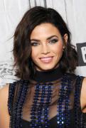 dancer-and-actress-jenna-dewan-visits-build-series-to-news-photo-1576703656