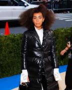 solange-knowles-at-rei-kawakubo-comme-des-garcons-art-of-news-photo-1576703813
