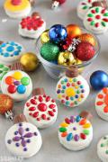 christmas-cookie-decorating-oreo-ornaments-1576102149