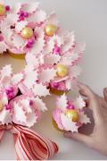 1470256598-diy-cupcake-wreath-14