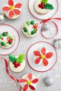 1504635540-christmas-desserts-candy-cupcakes-1216