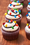 christmas-light-cupcakes-horizontal-2-1550867776