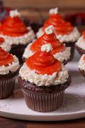 santa-hat-cupcakes