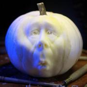 Deane-Arnold-Brings-Pumpkins-to-Life-60df0215c08dc700