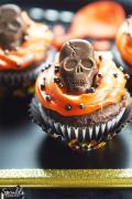 butterfinger-skull-halloween-cupcake-1539286507