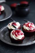 halloween-cupcakes-bloody-1530116302