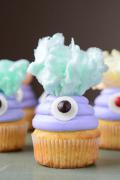 halloween-cupcakes-monster-1560523221