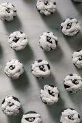 mummy-dark-chocolate-cupcakes-1626885589-724press
