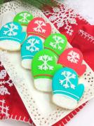 snow-mitten-sugar-cookies