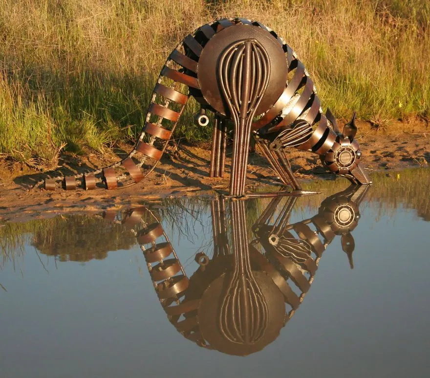 ساخت مجسمه حیوانات از قطعات فلزی بی‌مصرف