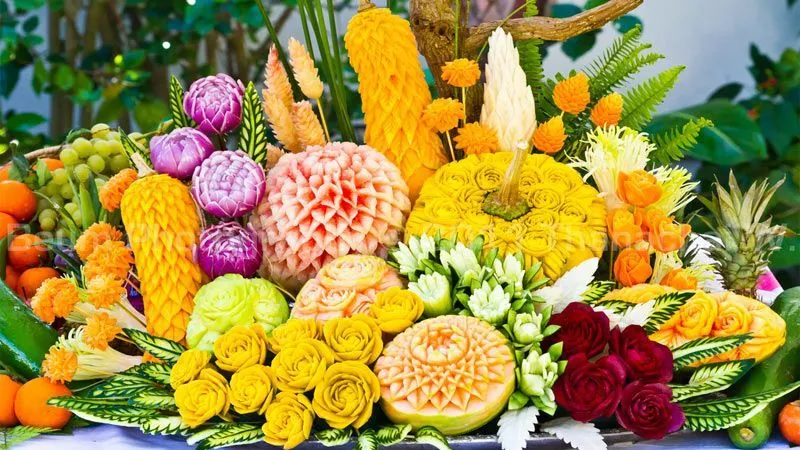 هنرمند ژاپنی و حکاکی روی میوه و سبزیجات