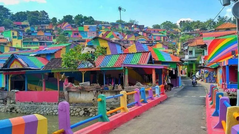  تأثیر رنگ‌ها در فضاسازی شهری