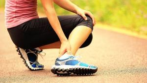 ۶ راه حال اورژانسی برای درمان گرفتگی عضلات پا