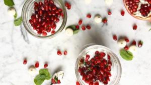 طرز تهیه یک دسر اناری ویژه شب یلدا